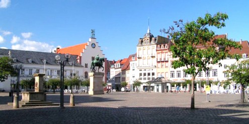 Landau_Markt_2014